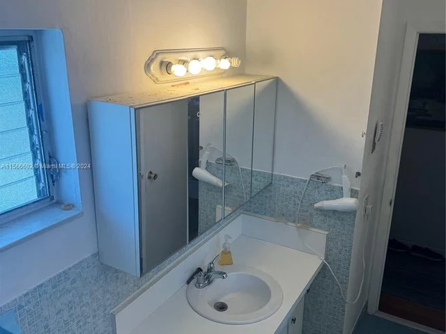 2300 Park Ln # 306, Hollywood FL 33021