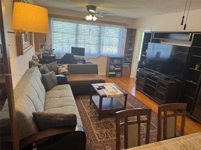 2300 Park Ln # 306, Hollywood FL 33021