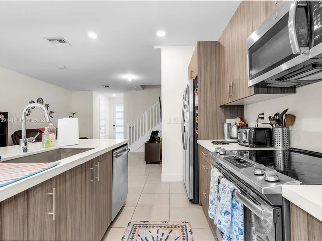 15848 NW 91st Ct, Miami Lakes FL 33018