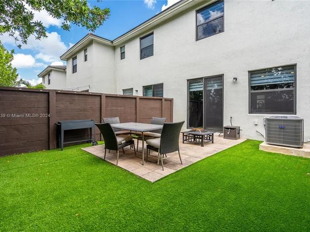 15848 NW 91st Ct, Miami Lakes FL 33018