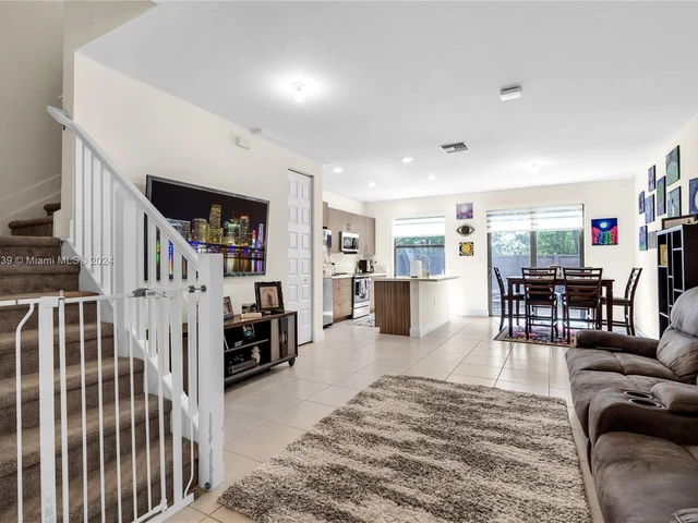 15848 NW 91st Ct, Miami Lakes FL 33018