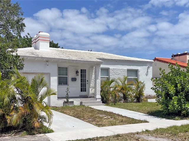 1427 Adams St, Hollywood FL 33020