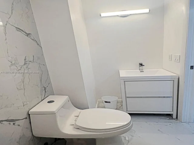 1427 Adams St, Hollywood FL 33020