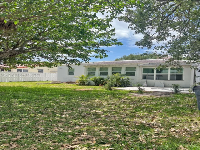 1427 Adams St, Hollywood FL 33020