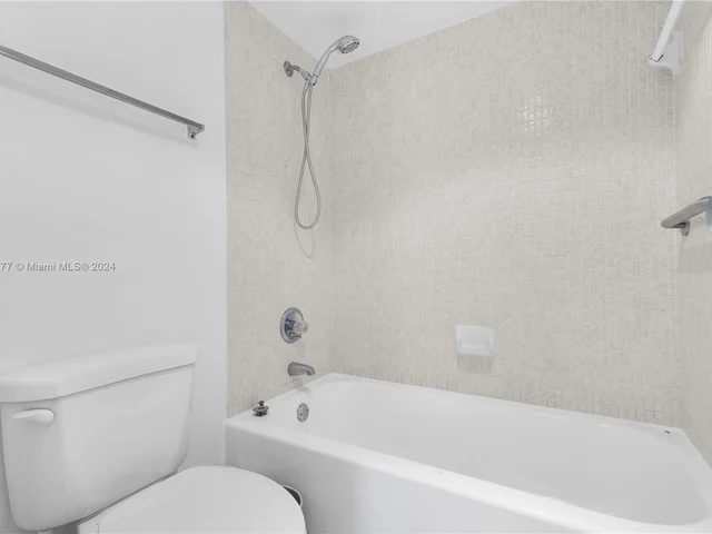 20301 W Country Club Dr # 28, Aventura FL 33180