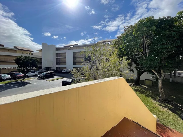 8830 Fontainebleau Blvd # 201, Miami FL 33172