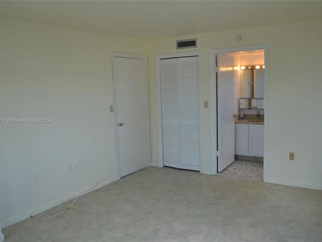 6725 Harding Ave # 404, Miami Beach FL 33141