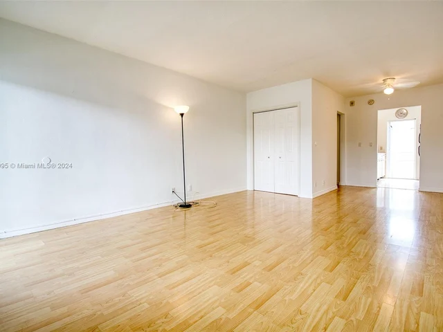 320 86th St # 8, Miami Beach FL 33141