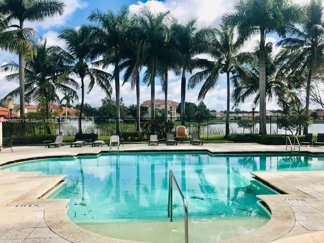 4151 San Marino # 207, West Palm Beach FL 33409