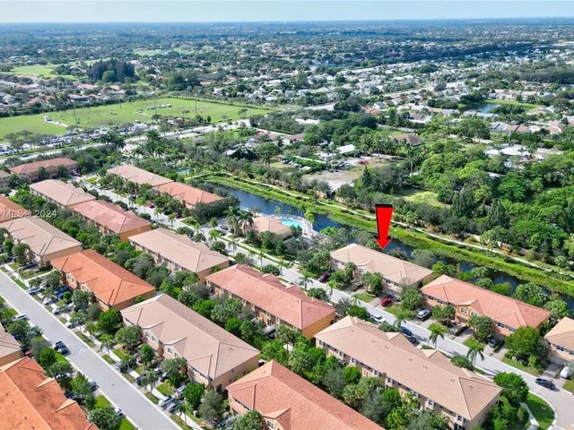 5919 Monterra Club Dr, Lake Worth FL 33463