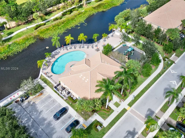 5919 Monterra Club Dr, Lake Worth FL 33463
