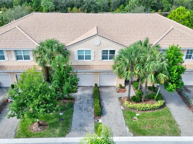 5919 Monterra Club Dr, Lake Worth FL 33463