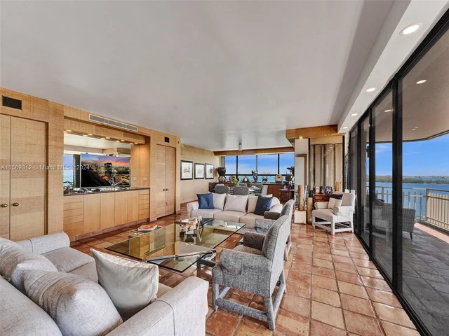 11113 Biscayne Blvd # 657, Miami FL 33181