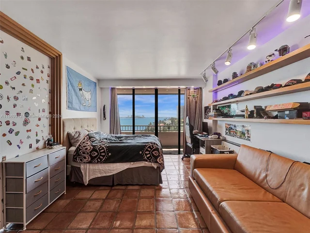 11113 Biscayne Blvd # 657, Miami FL 33181