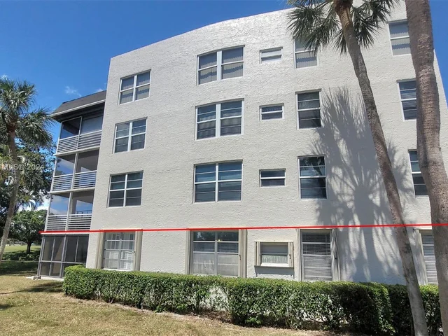 9470 Poinciana Pl # 109, Davie FL 33324