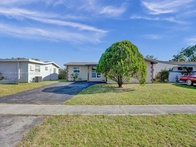 8550 NW 27th Pl, Sunrise FL 33322