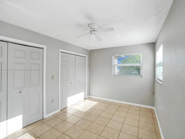 8550 NW 27th Pl, Sunrise FL 33322