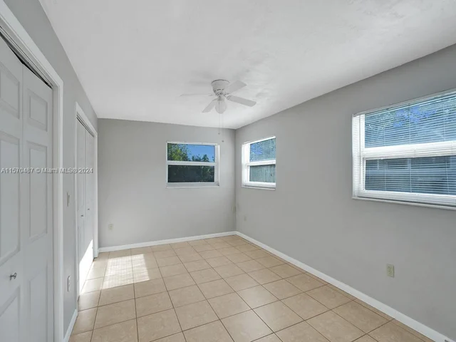 8550 NW 27th Pl, Sunrise FL 33322