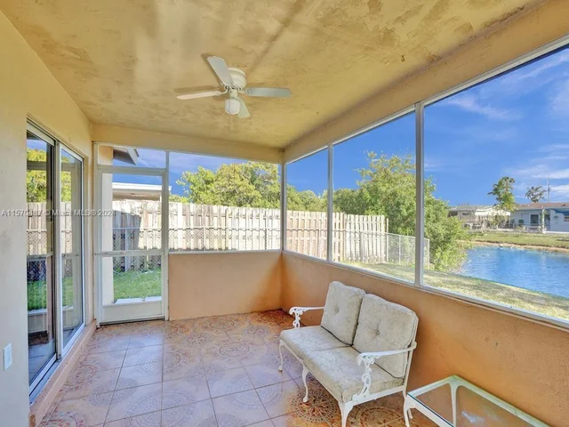 8550 NW 27th Pl, Sunrise FL 33322