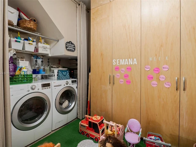 1270 NW 154th Ln, Pembroke Pines FL 33028