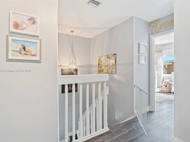 1270 NW 154th Ln, Pembroke Pines FL 33028