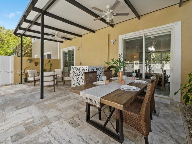 1270 NW 154th Ln, Pembroke Pines FL 33028