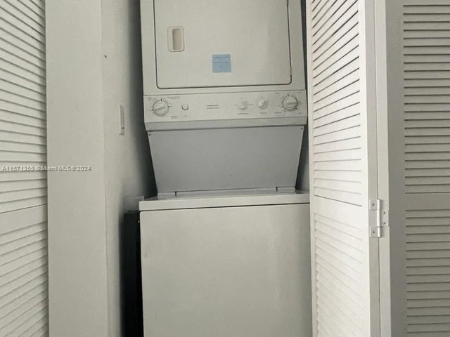 133 NE 2nd Ave # 1608, Miami FL 33132