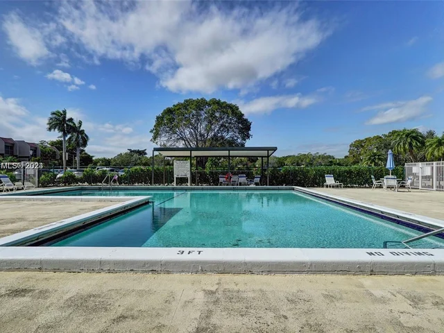 220 Lakeview Dr # 306, Weston FL 33326