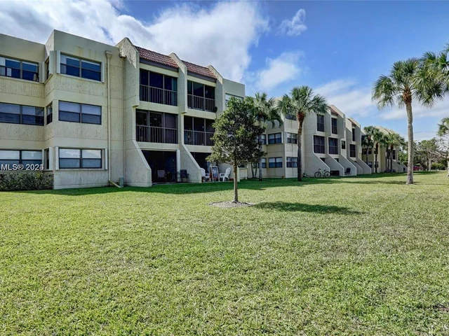 220 Lakeview Dr # 306, Weston FL 33326