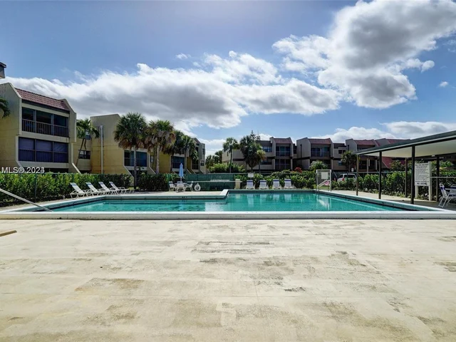 220 Lakeview Dr # 306, Weston FL 33326