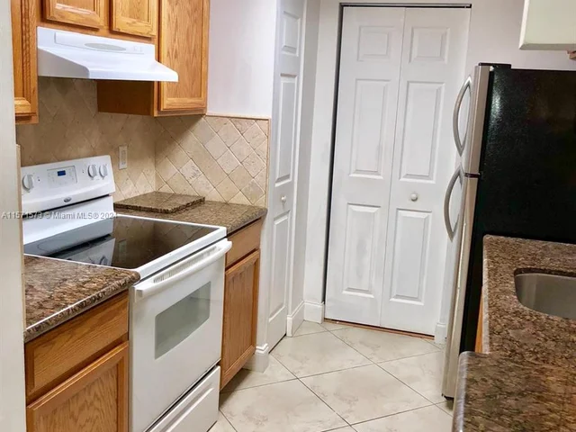 9855 Westview Dr # 723, Coral Springs FL 33076
