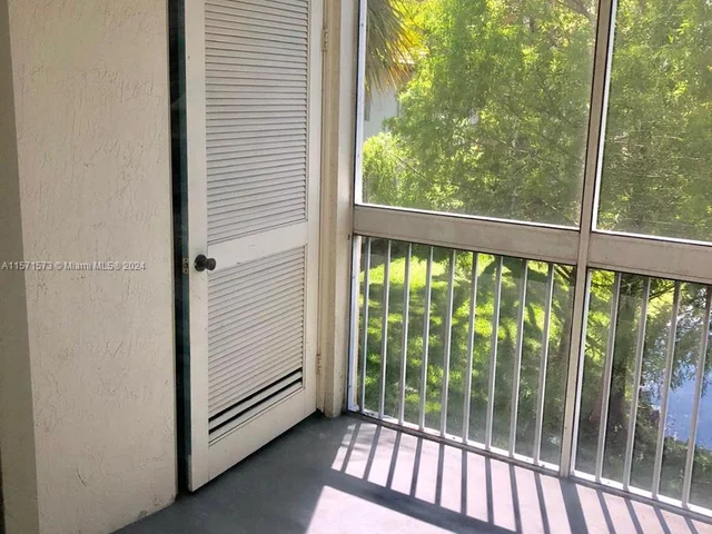 9855 Westview Dr # 723, Coral Springs FL 33076