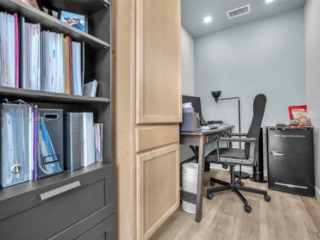 4601 Jackson St, Hollywood FL 33021