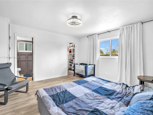 4601 Jackson St, Hollywood FL 33021