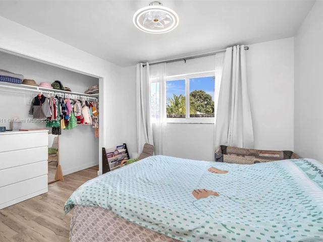 4601 Jackson St, Hollywood FL 33021