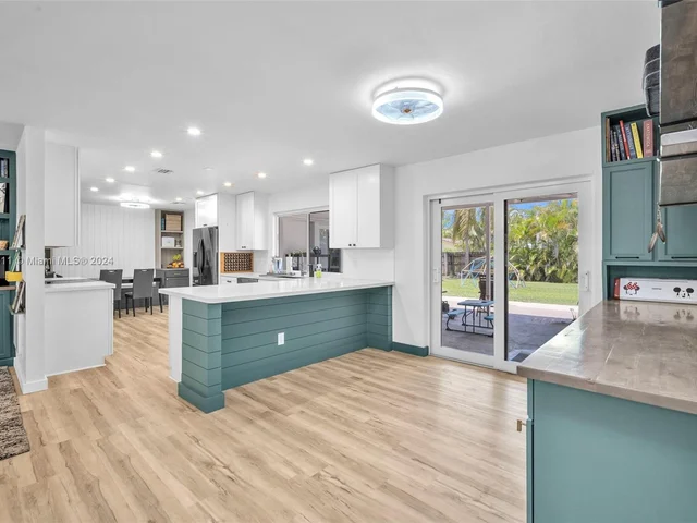 4601 Jackson St, Hollywood FL 33021