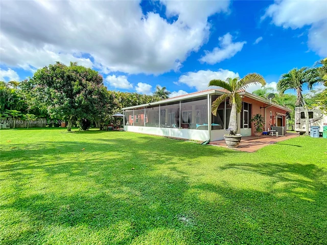 21501 SW 187th Ave, Miami FL 33187