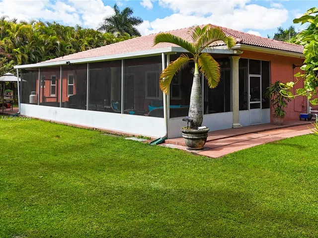 21501 SW 187th Ave, Miami FL 33187