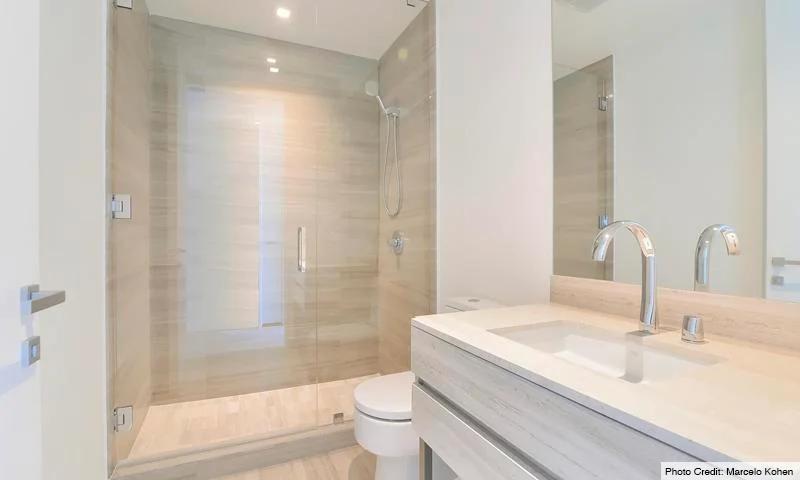 18975 Collins Avenue