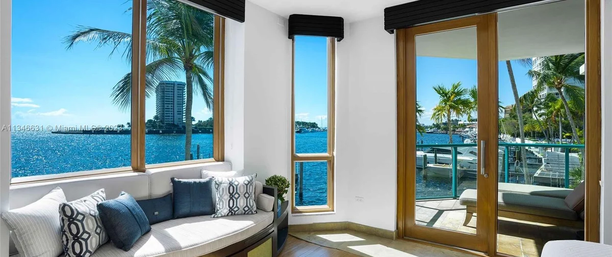 1660 S Bayshore Court