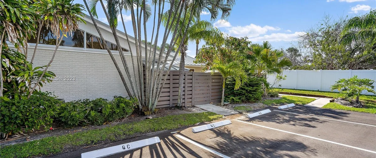 7411-8062 Fisher Island Dr