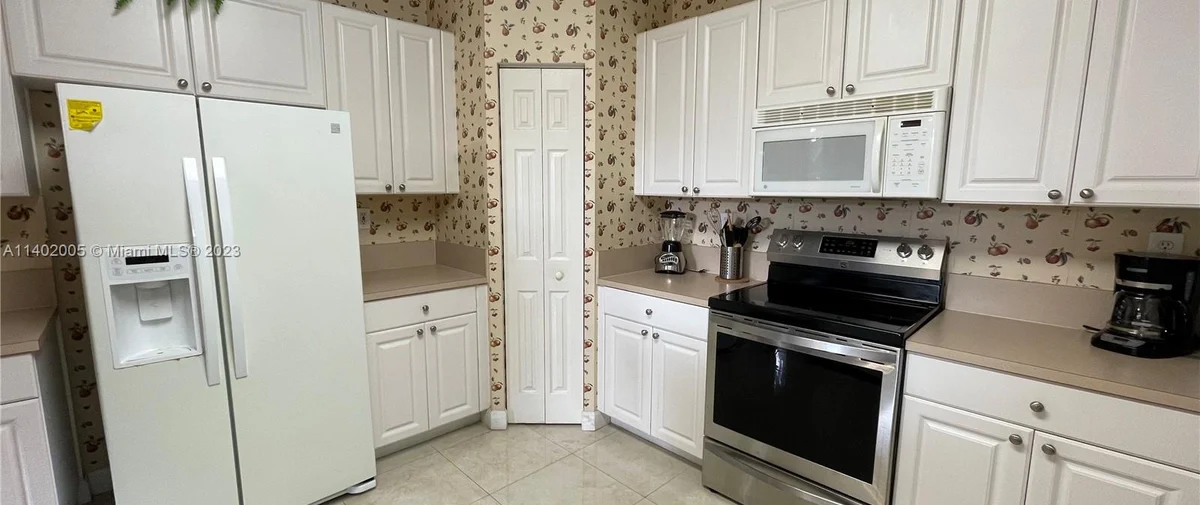 150, 200, and 250 Sunny Isles Blvd