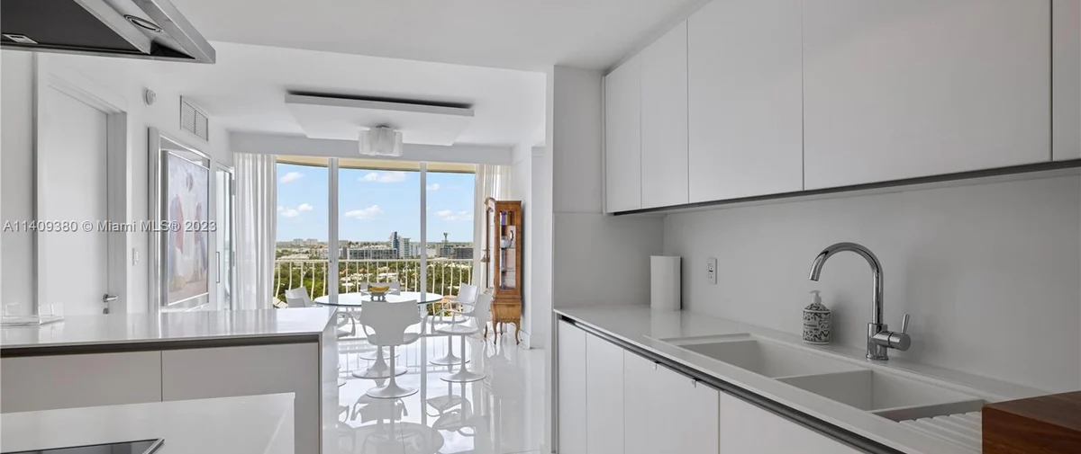 10155 Collins Ave Bal