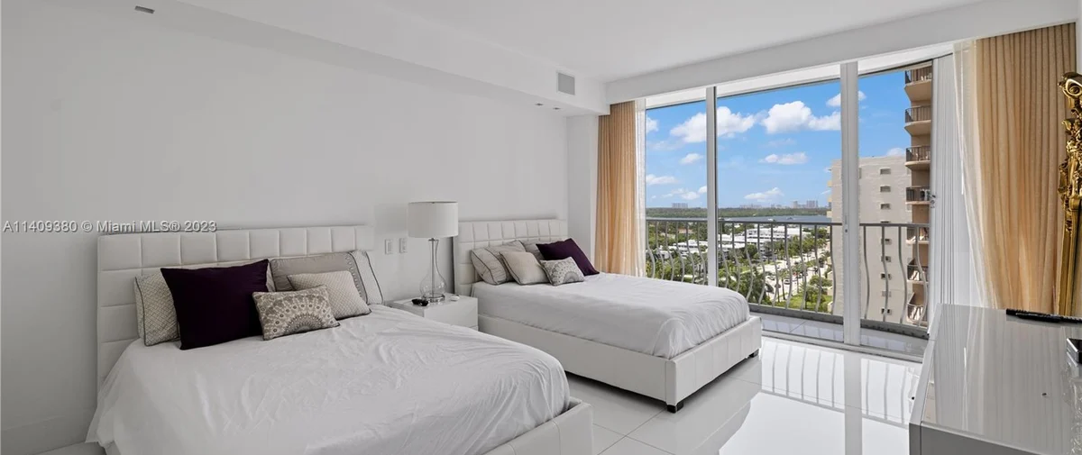 10155 Collins Ave Bal