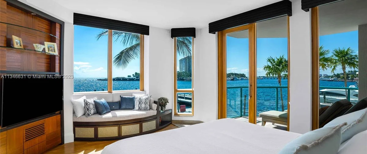 1660 S Bayshore Court