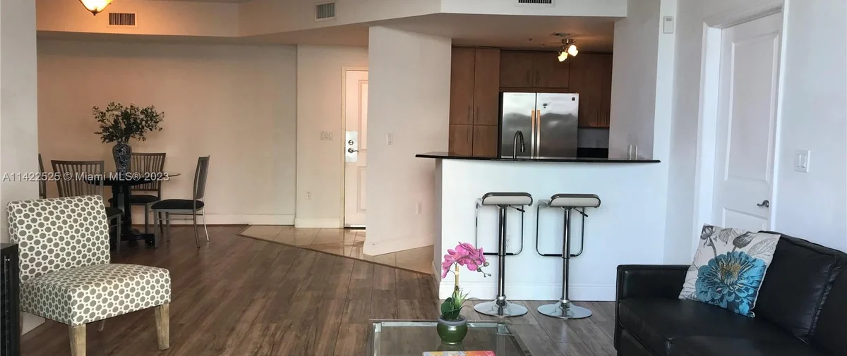 7900 & 7910 Harbor Island Dr