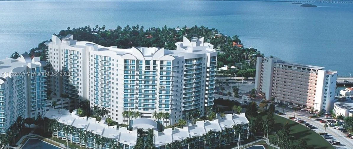 7900 & 7910 Harbor Island Dr