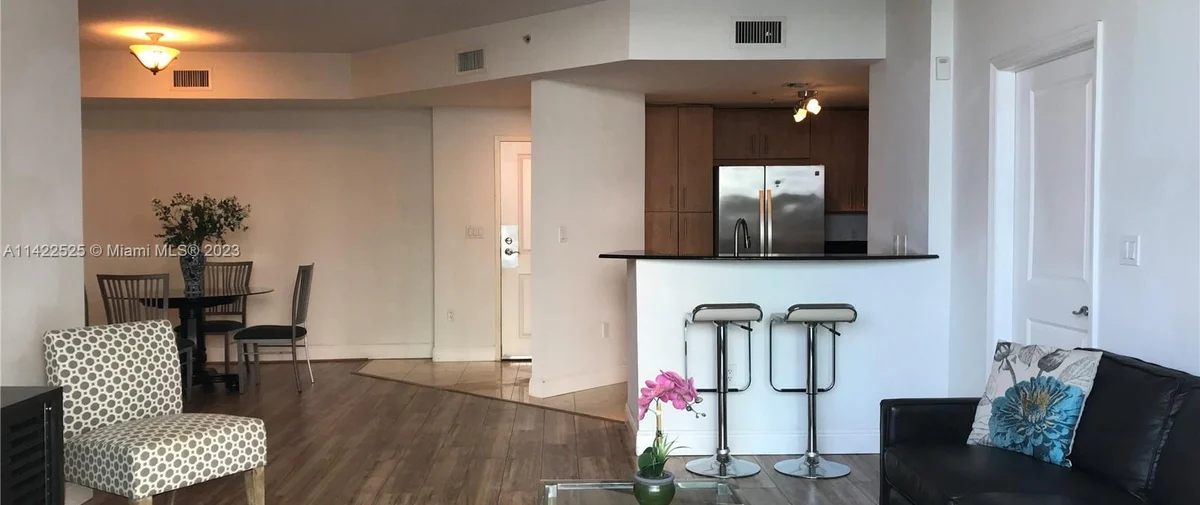 7900 & 7910 Harbor Island Dr