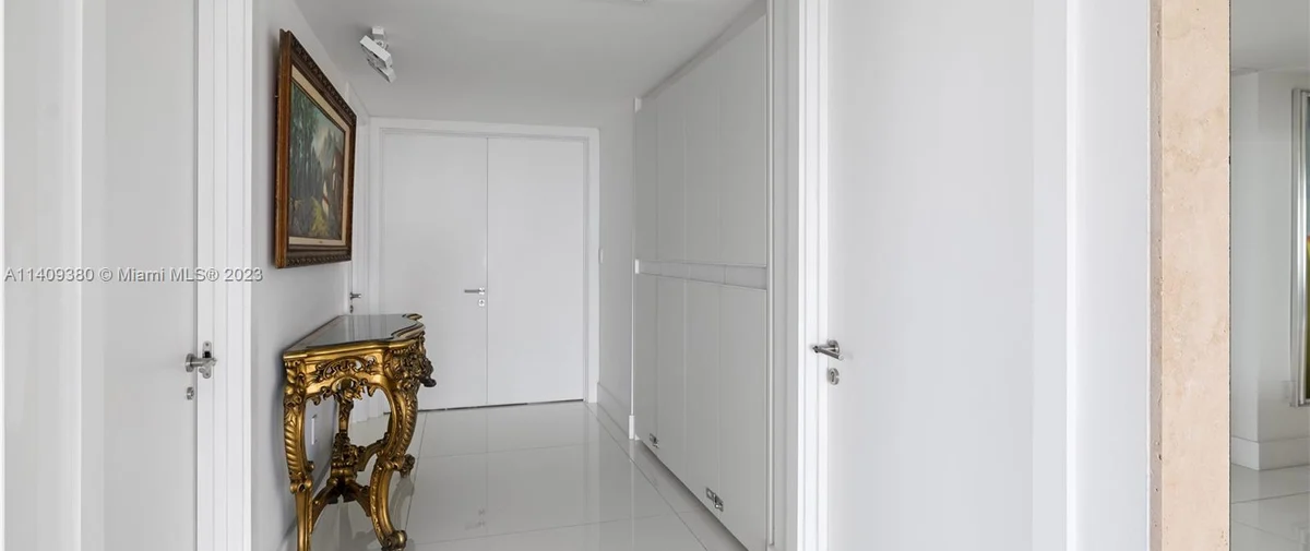 10155 Collins Ave Bal