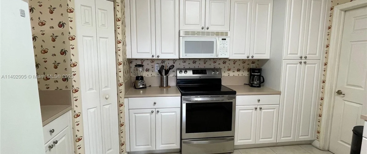 150, 200, and 250 Sunny Isles Blvd